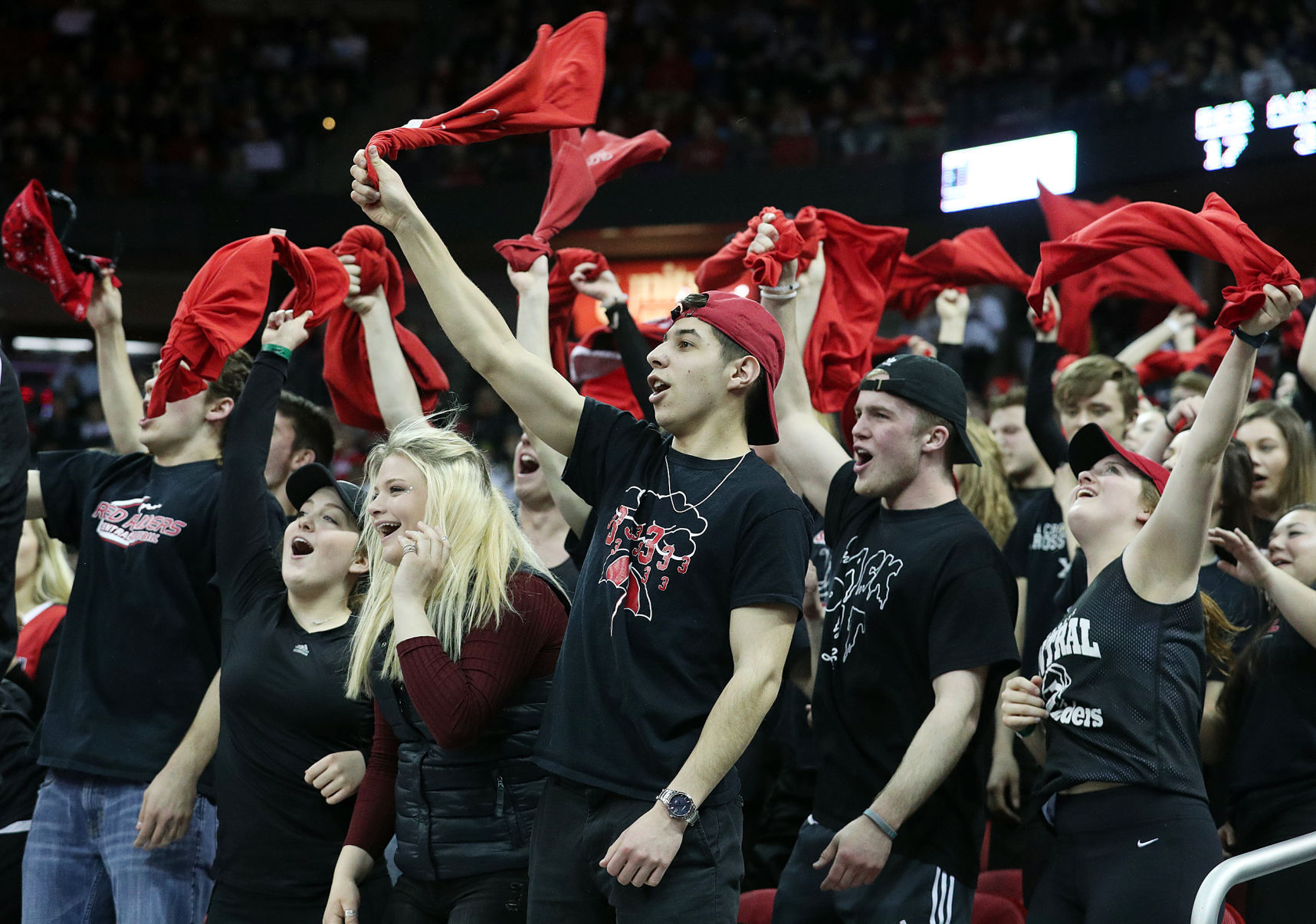 Kobe King, La Crosse Central hold off Cedarburg for state title
